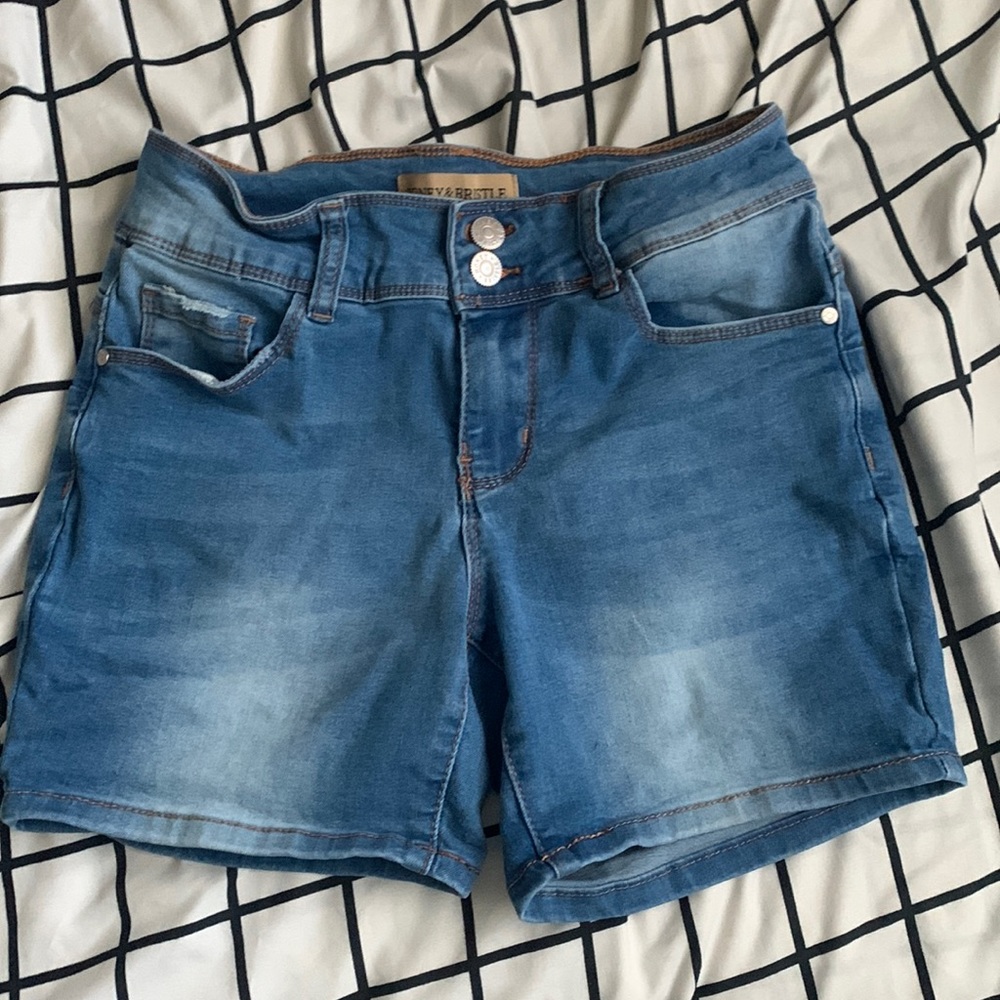 Honey & Bristle petite shorts